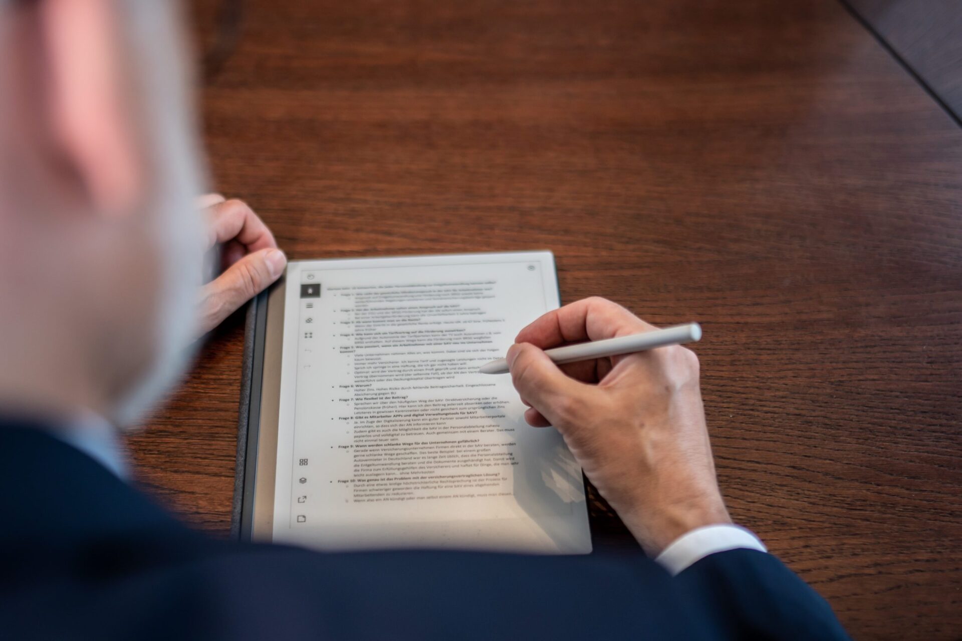 vonBuddenbrock übernimmt Sichtung und Prüfung von Gesetzestexten